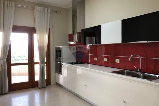 Tirane, shitet apartament 3+1 , 201 m² 500.000 € (Rruga Bilal Sina, Tiranë)