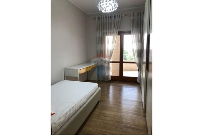 Tirane, shitet apartament 3+1 , 201 m² 500.000 € (Rruga Bilal Sina, Tiranë)