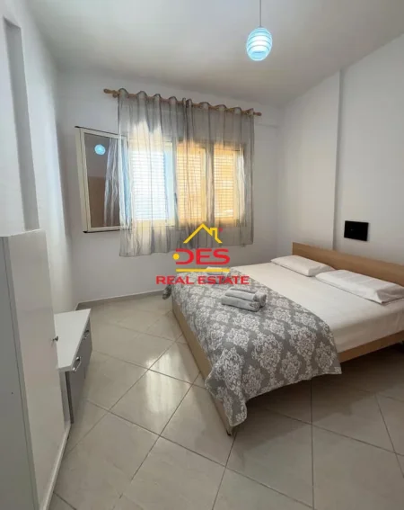 Vlore, jepet me qera shtepi 1+1+Ballkon Kati 1, 75 m² 380 € ( Vendndodhja: Rruga Shyqyri Ali Merka, Vlorë)