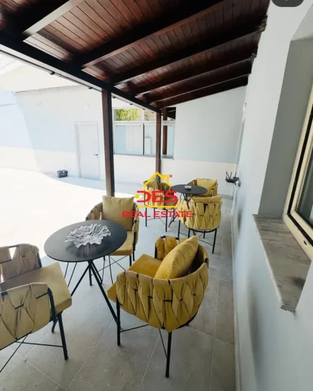 Vlore, jepet me qera shtepi 1+1+Ballkon Kati 1, 75 m² 380 € ( Vendndodhja: Rruga Shyqyri Ali Merka, Vlorë)