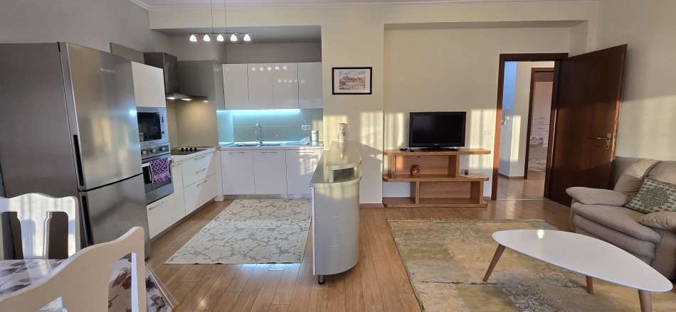 Tirane, jepet me qera apartament 2+1+Ballkon Kati 7, 115 m² 750 € (Tek Sheshi i Pazarit te Ri, Tiranë)