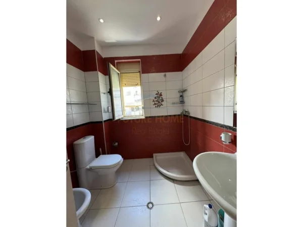 Tirane, shitet apartament 2+1+Ballkon Kati 3, 107 m² 270.000 € 