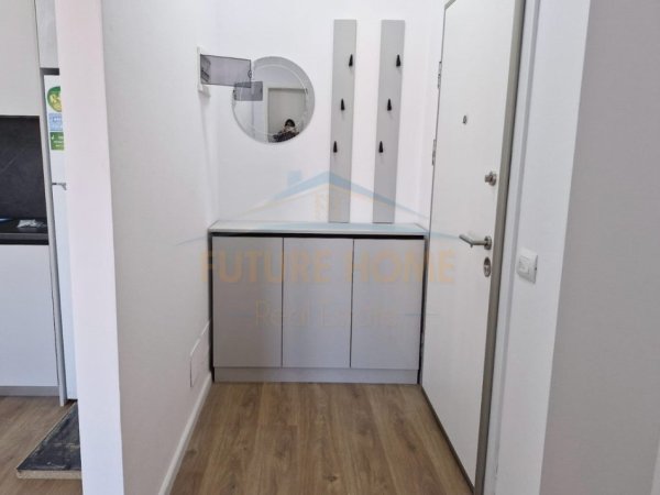 Tirane, jepet me qera apartament 1+1+Ballkon Kati 3, 53 m² 450 € 