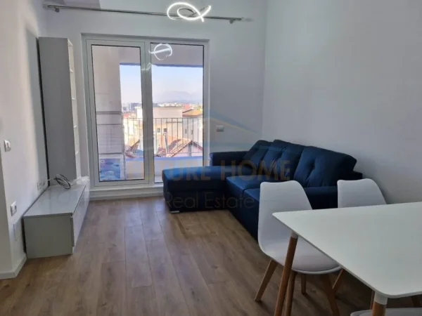 Tirane, jepet me qera apartament 1+1+Ballkon Kati 3, 53 m² 450 € 