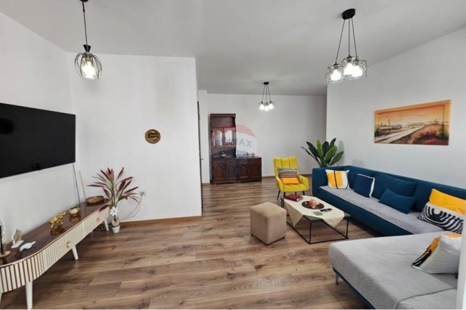 Tirane, jepet me qera apartament 2+1 Kati 2, 600 € (Elenora)