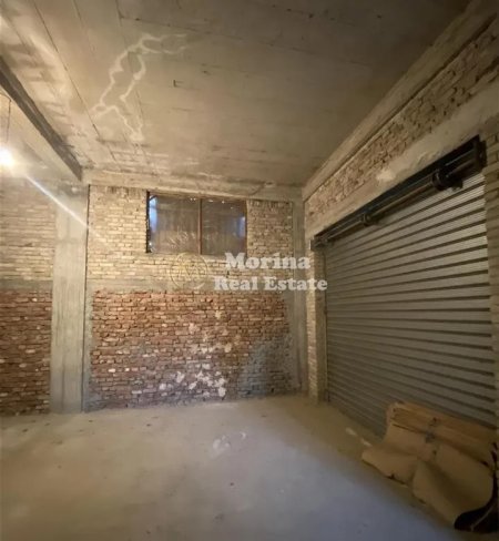Tirane, jepet me qera ambjent biznesi Kati 1, 131 m² 750 € (Kombinat)