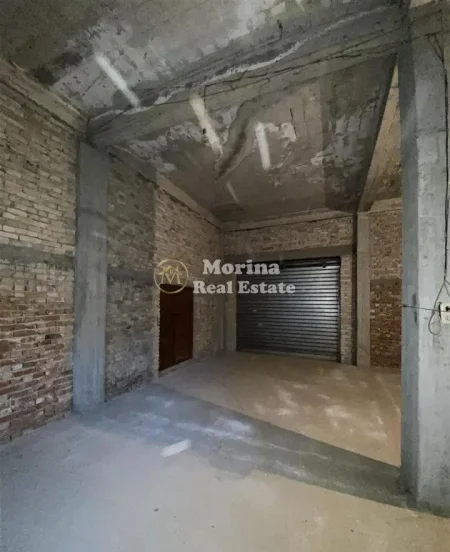 Tirane, jepet me qera ambjent biznesi Kati 1, 131 m² 750 € (Kombinat)