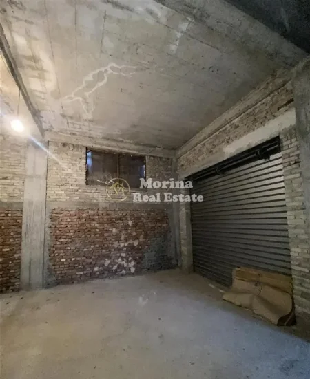 Tirane, jepet me qera ambjent biznesi Kati 1, 131 m² 750 € (Kombinat)