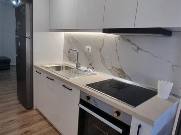 Tirane, jepet me qera apartament 1+1 Kati 7, 60 m² 566 € (Don Bosko)