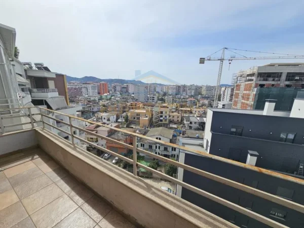 Tirane, shitet apartament Kati 8, 80 m² 125.000 € (UNAZA E RE)