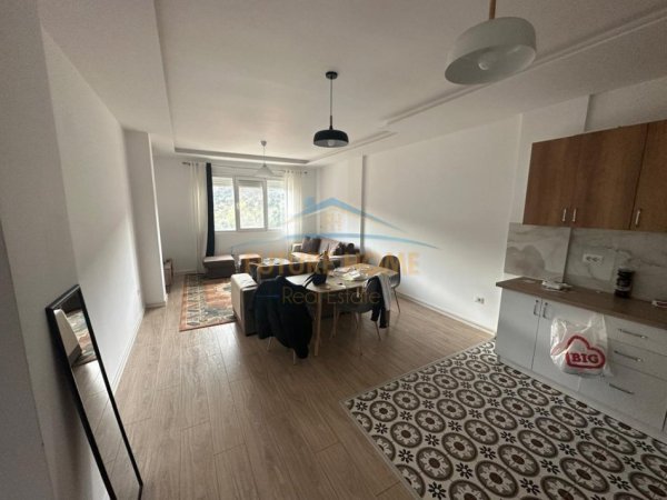Tirane, shitet apartament Kati 4, 72 m² 143.500 € (KOPSHTI ZOOLOGJIK)