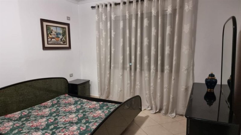 Tirane, jepet me qera apartament 1+1 Kati 5, 65 m² 550 € (Pranë Prokurorisë së Tiranës)