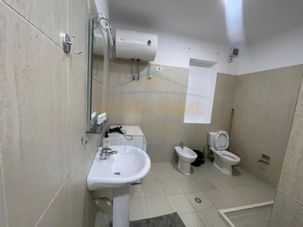 Tirane, jepet me qera apartament 2+1 Kati 5, 94 m² 600 € 
