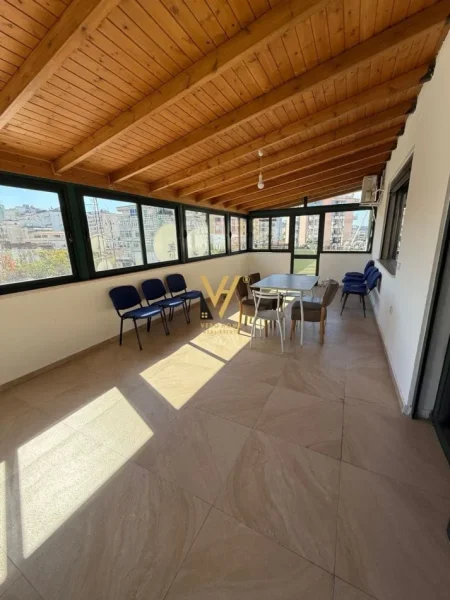 Tirane, jepet me qera ambjent biznesi Kati 4, 164 m² 1.400 € (SHESHI WILLSON)