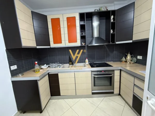 Tirane, jepet me qera ambjent biznesi Kati 4, 164 m² 1.400 € (SHESHI WILLSON)