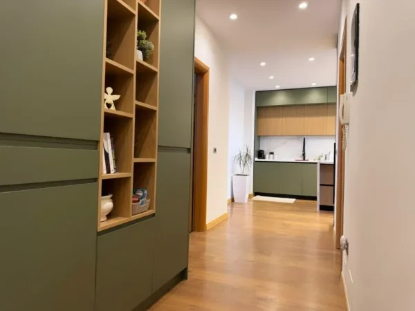 Tirane, shitet apartament 3+1 , 165 m² 239.000 € (prane Concord Center)