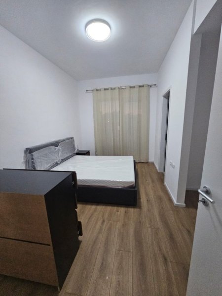 Tirane, jepet me qera apartament 2+1 , 95 m² 500 € (Kompleksi OXA)