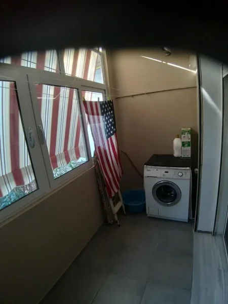 Tirane, shitet apartament 2+1+Ballkon Kati 1, 159.999 € (Rruga Kol Popa prane fushave Ali Demi)