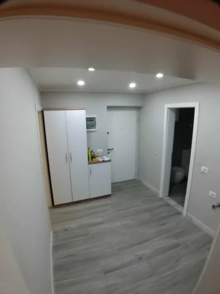 Tirane, shitet apartament 2+1+Ballkon Kati 1, 159.999 € (Rruga Kol Popa prane fushave Ali Demi)