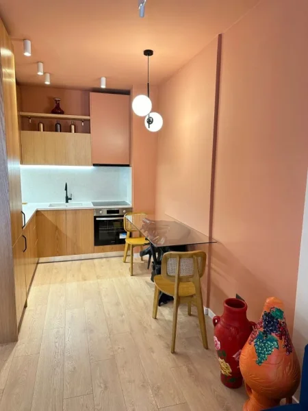 Tirane, jepet me qera apartament 1+1+Ballkon Kati 12, 76 m² 1.000 € 