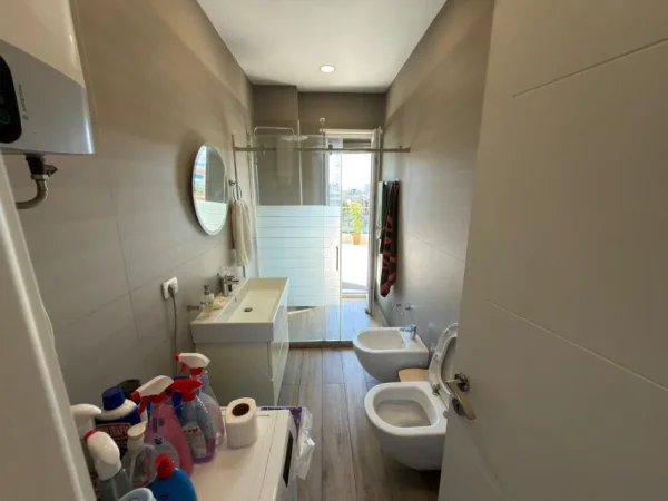 Tirane, shitet apartament 3+1 Kati 4, 132 m² 248.000 € 