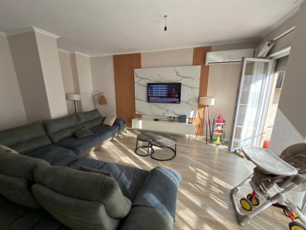 Tirane, shitet apartament 3+1 Kati 4, 132 m² 248.000 € 