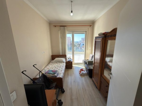 Tirane, shitet apartament 3+1 Kati 4, 132 m² 248.000 € 