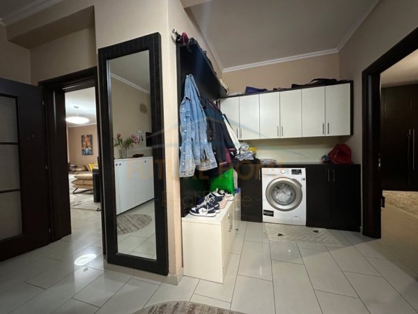 Tirane, shitet apartament Kati 2, 160 m² 190.000 € (UNAZA E RE)