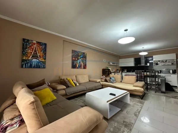Tirane, shitet apartament Kati 2, 160 m² 190.000 € (UNAZA E RE)