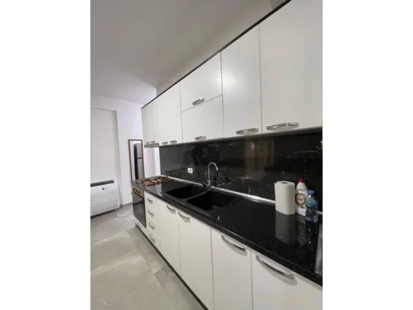 Tirane, shitet apartament 1+1 Kati 1, 58 m² 135.000 € (Liqeni i thate)