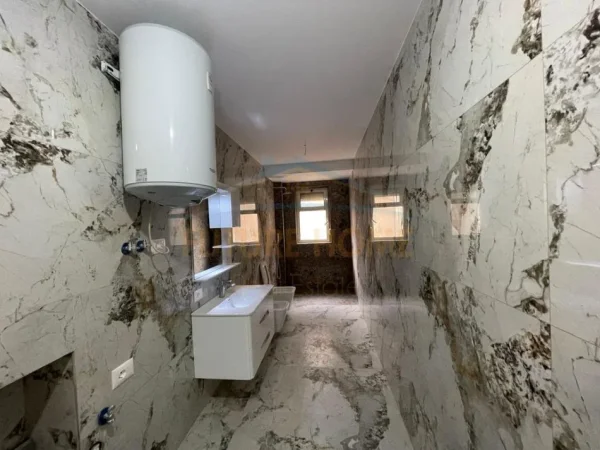 Tirane, shitet Kati 2, 96 m² 235.000 € (PAZARI I RI)