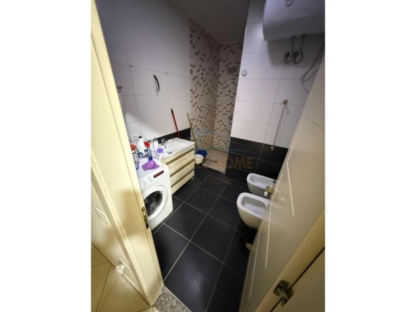 Tirane, shitet apartament 1+1+Ballkon Kati 8, 78 m² 110.000 € 