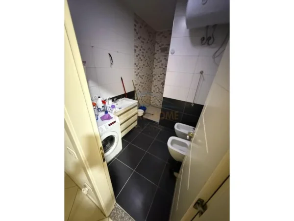 Tirane, shitet apartament 1+1+Ballkon Kati 8, 78 m² 110.000 € 