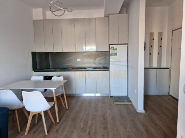 Tirane, jepet me qera apartament 1+1 Kati 3, 53 m² 450 € (kompleksi kaimi)