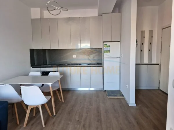 Tirane, jepet me qera apartament 1+1 Kati 3, 53 m² 450 € (kompleksi kaimi)