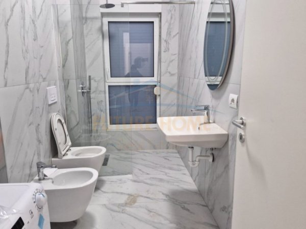 Tirane, jepet me qera apartament 1+1 Kati 3, 53 m² 450 € (kompleksi kaimi)