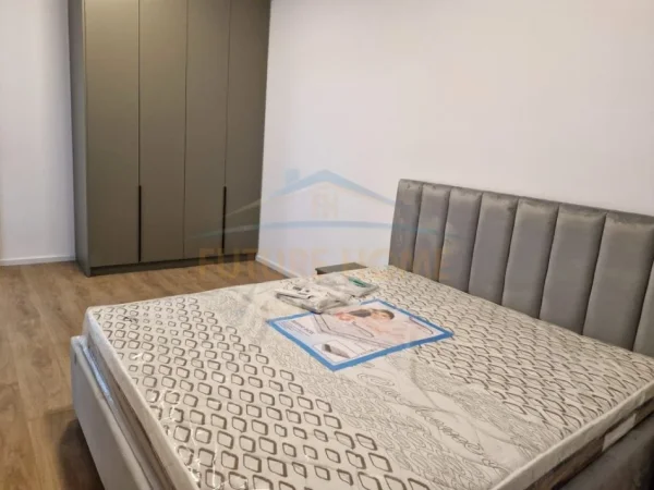 Tirane, jepet me qera apartament 1+1 Kati 3, 53 m² 450 € (kompleksi kaimi)