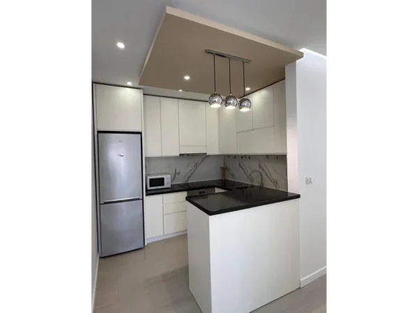 Tirane, jepet me qera apartament 2+1+Aneks+Ballkon Kati 5, 113 m² 600 € (Astir)