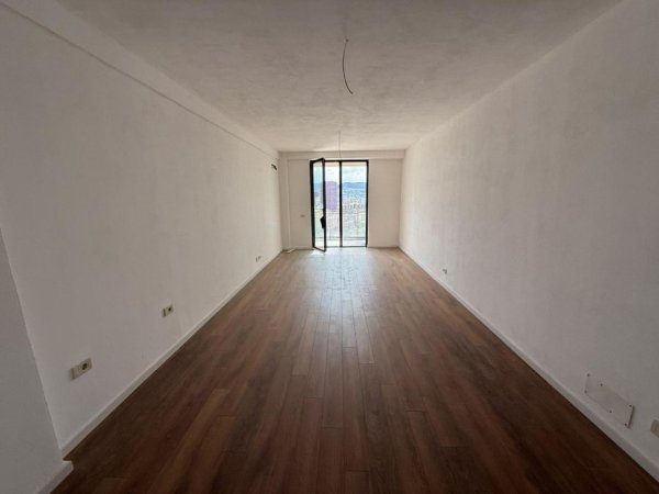 Tirane, shitet apartament 3+1 , 152 m² 380.000 € 