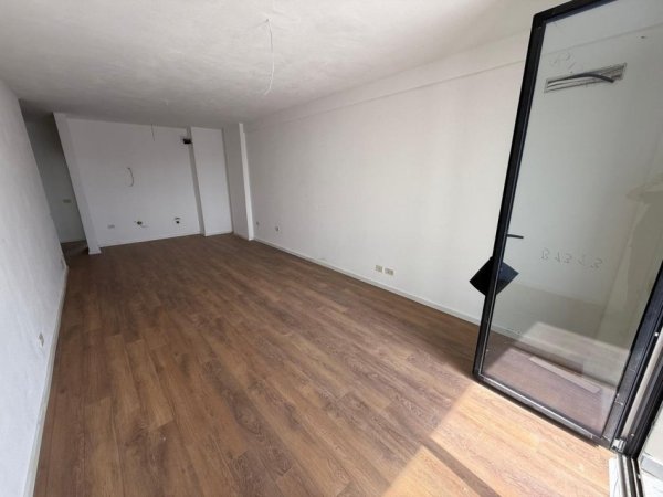 Tirane, shitet apartament 3+1 , 152 m² 380.000 € 