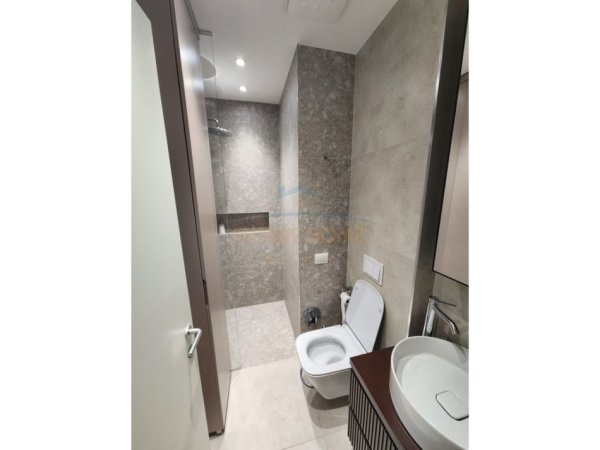 Tirane, jepet me qera apartament 2+1 Kati 5, 105 m² 1.100 € (STACIONI I TRENIT, RRUGA JORDAN MISJA)