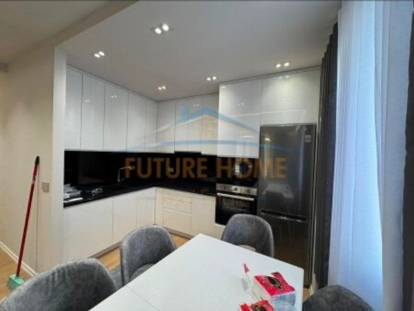 Tirane, shitet apartament Kati 3, 104 m² 320.000 € (KOMPLEKSI FZ)
