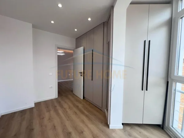 Tirane, shitet apartament Kati 4, 78 m² 189.000 € (PAZARI I RI)