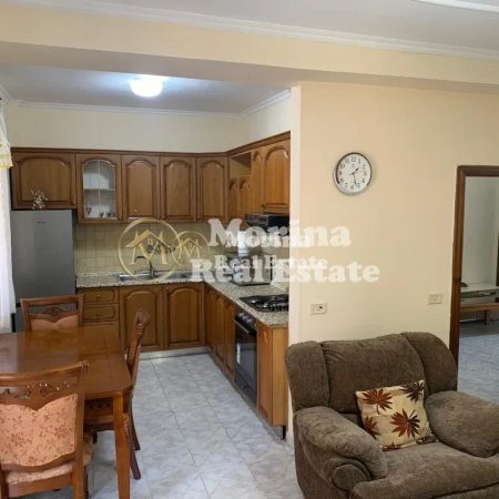 Tirane, jepet me qera apartament 2+1+Ballkon Kati 3, 75 m² 500 € (Rruga e Dibres)