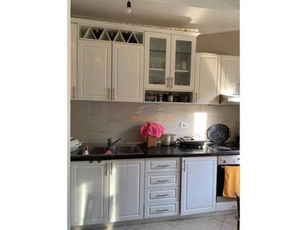 Tirane, shitet apartament Kati 2, 59 m² 100.000 € (KOMBINAT)