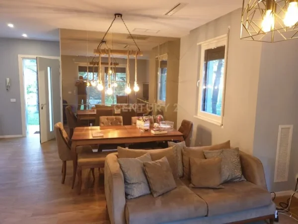 Durres, jepet me qera Vile 1 Katshe Kati 1, 130 m² 1.800 € (Gjiri i Lalezit)