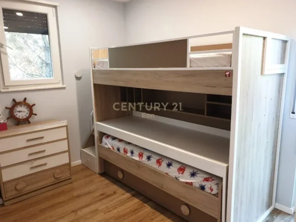 Durres, jepet me qera Vile 1 Katshe Kati 1, 130 m² 1.800 € (Gjiri i Lalezit)