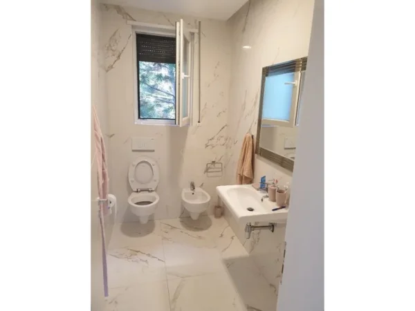 Durres, jepet me qera Vile 1 Katshe Kati 1, 130 m² 1.800 € (Gjiri i Lalezit)