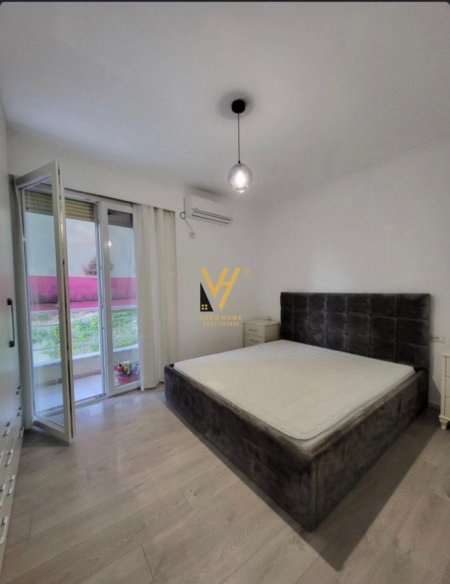 Tirane, jepet me qera apartament 2+1+Ballkon Kati 2, 65 m² 550 € (KOPSHTI ZOOLOGJIK)