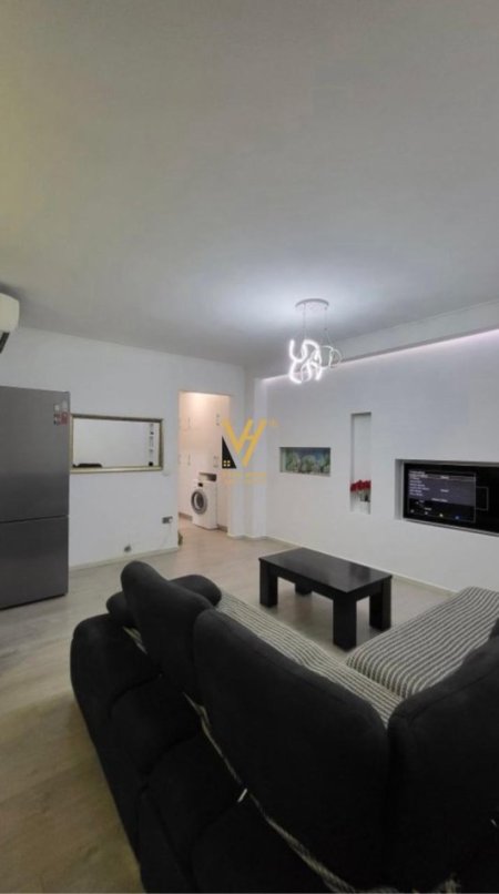 Tirane, jepet me qera apartament 2+1+Ballkon Kati 2, 65 m² 550 € (KOPSHTI ZOOLOGJIK)